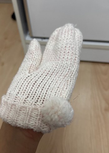 Nakışlı Beyaz Kız Çocuk Eldiveni - Görsel 4