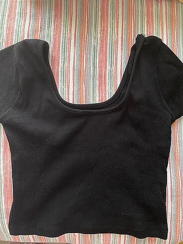 kare yaka tişört