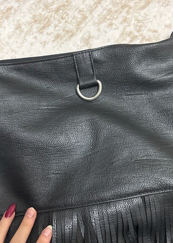 Püsküllü Siyah çanta - Görsel 2