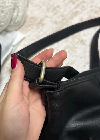 Püsküllü Siyah çanta - Görsel 3