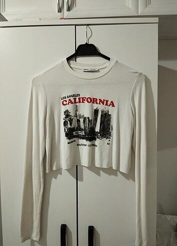 Bershka uzun kollu california crop