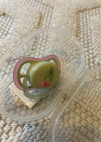 Beden Pastel Yeşil Emzik ve Kutusu