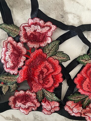 Diğer GÜL DESENLİ SIFIR BRALET