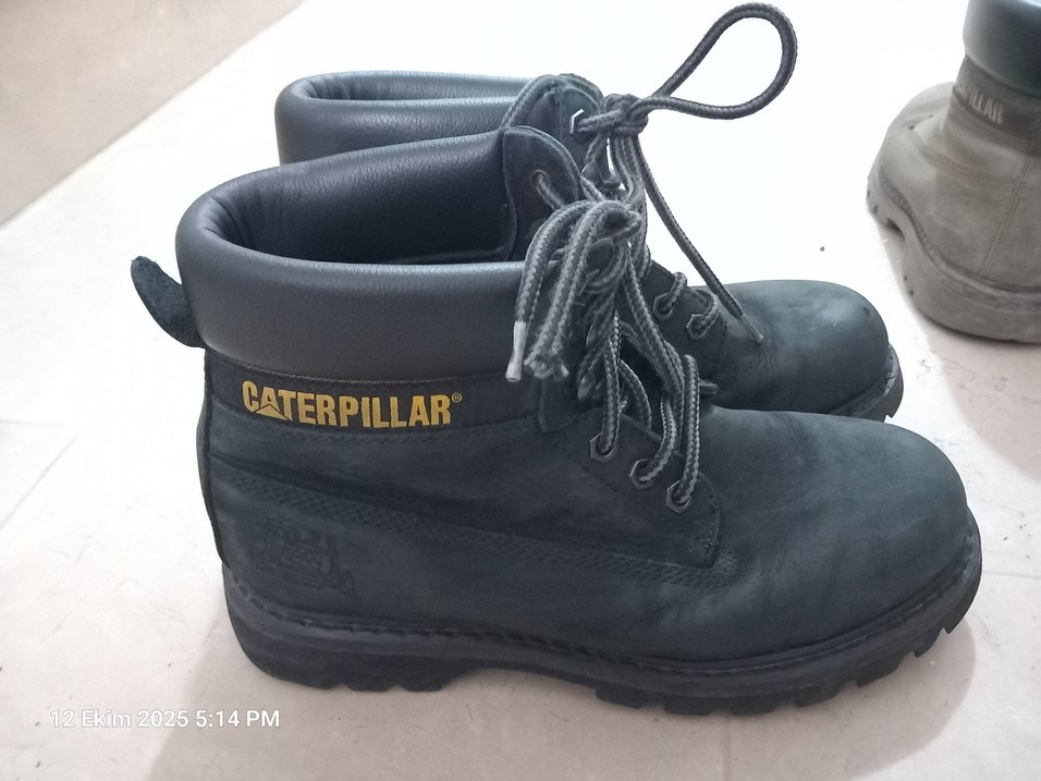 Siyah Orijinal CAT bot - Görsel 2