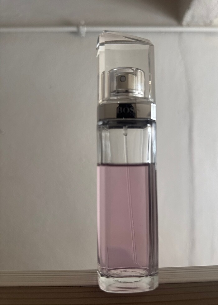 Hugo bos kadın parfümü - Görsel 2