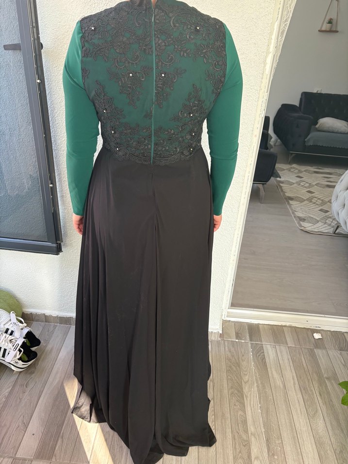 Uzun Kol Siyah İşlemeli Abiye Elbise - Görsel 2