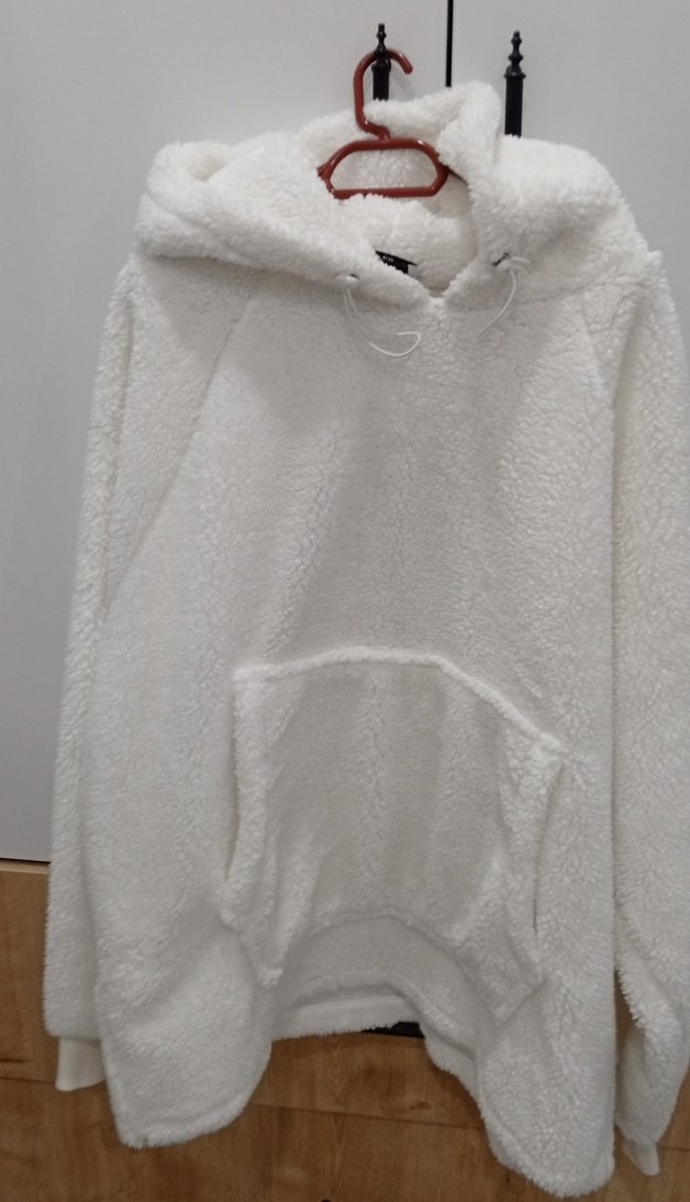 Beyaz Kürklü Kısa Kapüşonlu Kadın Mont - Görsel 2