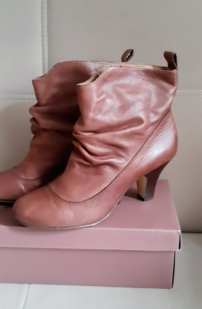 Kahverengi Deri Topuklu Kadın Bot - Görsel 3