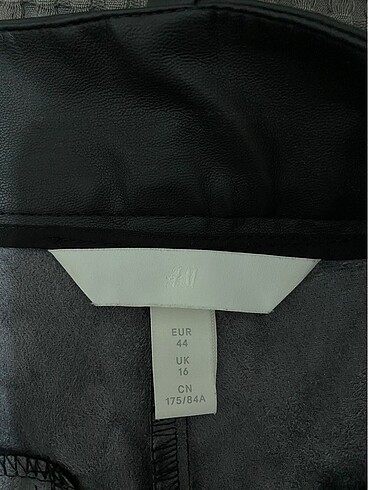 42 Beden H&M deri pantolon