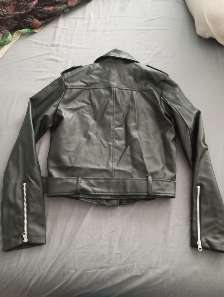 boy 170 kol boy 58 sag kolunda sadece kucuk cızıgı var - Görsel 4