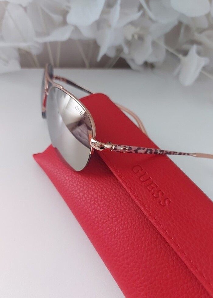 Guess Güneş gözlüğü - Görsel 4