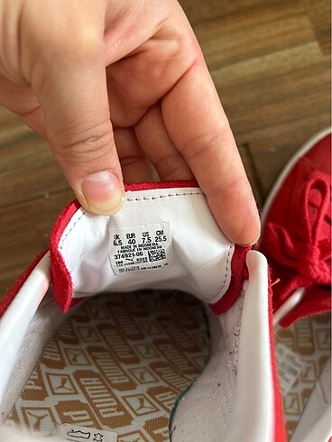 40 Beden kırmızı Renk Puma Sneakers