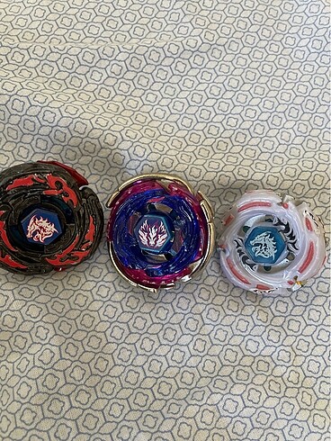 3 beyblade kullanılabilir durumda rapidity