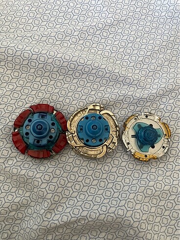 3 beyblade kullanılabilir durumda rapidity