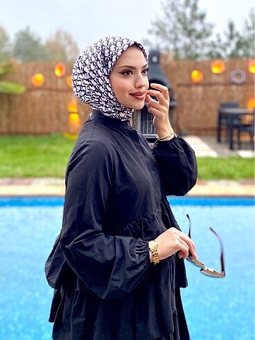 Dior eşarp siyah beyaz