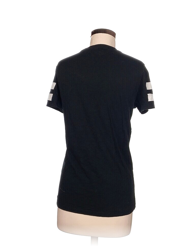 Bershka T-shirt %70 İndirimli. - Görsel 3
