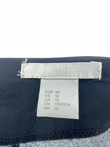 40 Beden siyah Renk H&M Bluz %70 İndirimli.
