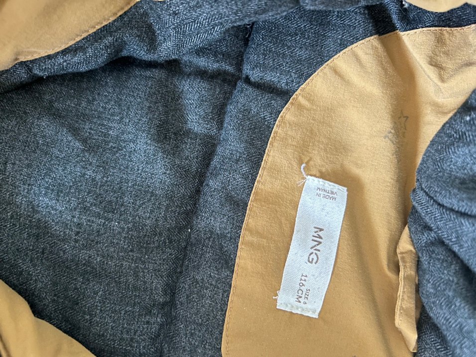 Kapüşonlu Bej Erkek Çocuk Mont - Görsel 3