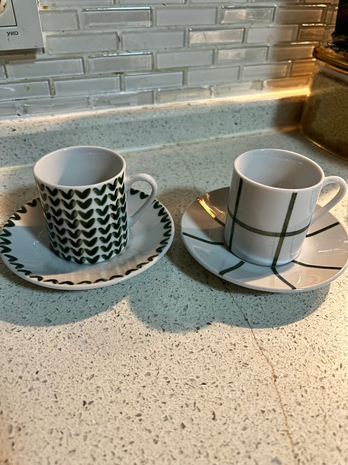 Yeşil Desenli Kahve Fincanı ve Tabağı - Görsel 3