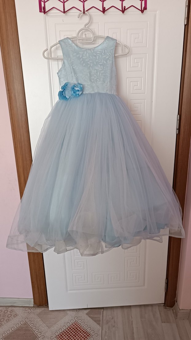 Kız Çocuk Mavi İşlemeli V Yaka Elbise - Görsel 4