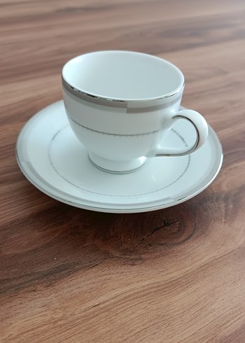 Gri Detaylı Beyaz Porselen Fincan ve Tabak Seti - Görsel 3