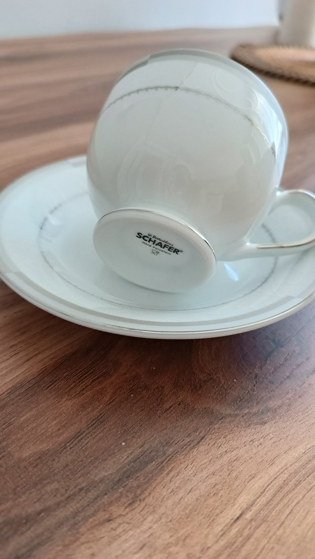 Gri Detaylı Beyaz Porselen Fincan ve Tabak Seti - Görsel 2