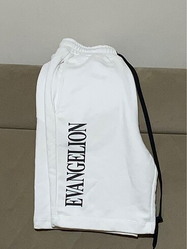 xs Beden Bershka Anime Evangelion Şort