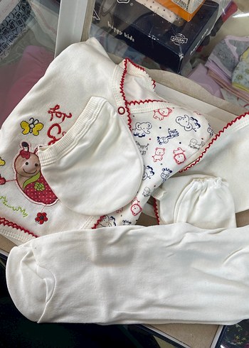 Beyaz Renkli Pamuklu Bebek Uyku Seti
5li hastane çıkışı - Görsel 2
