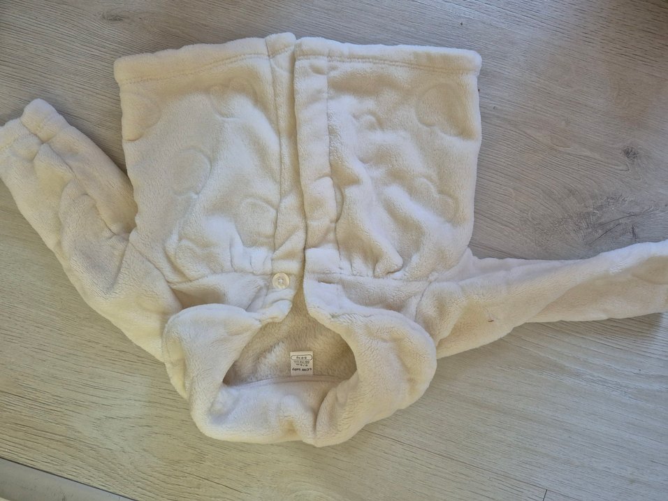 Beyaz Peluş Kapüşonlu Normal Boy Hamile Kabanı - Görsel 3