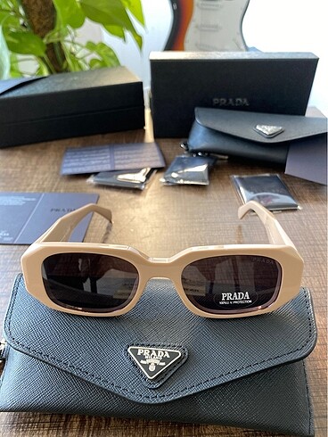 PRADA SPR17W krem bej rengi gozluk