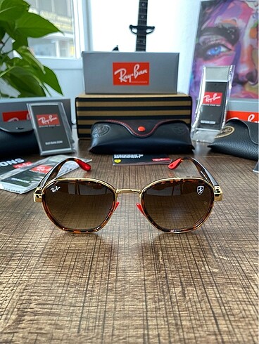 Rayban Unisex Ferrari 3674 leopar