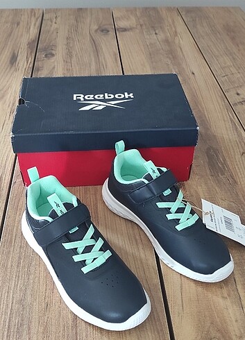 Reebok ayakkabı 