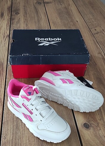 Reebok ayakkabı 