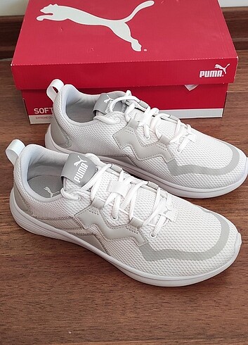40 Beden beyaz Renk Puma ayakkabı