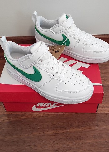 29 Beden beyaz Renk Nike ayakkabı