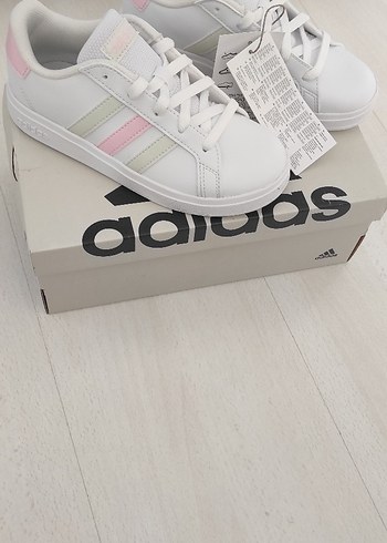 Adidas çocuk ayakkabı - Görsel 3