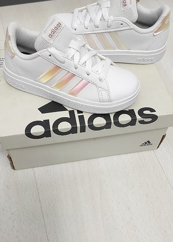 Beyaz Adidas Kız Çocuk Spor Ayakkabı - Görsel 6