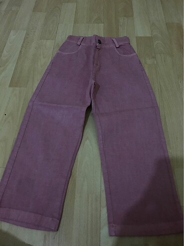 Pembe pantolon
