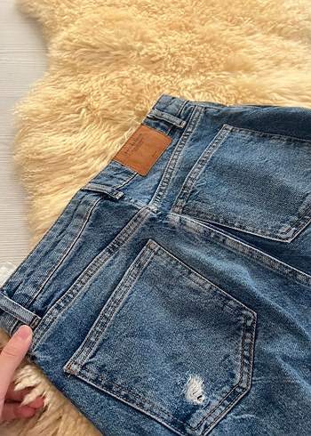 Bershka yırtık jeans - Görsel 3