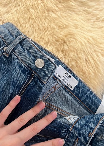 Bershka yırtık jeans - Görsel 4