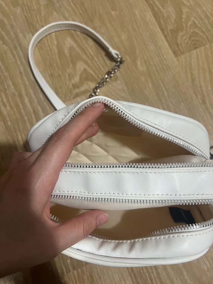 LCW Zincir Detaylı Deri Kadın Çanta - Görsel 4