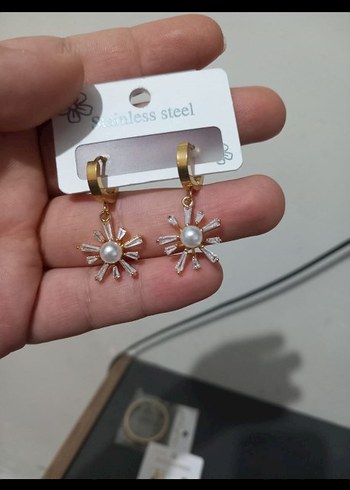 Beden Altın Renk Mini Boncuklu Küpe