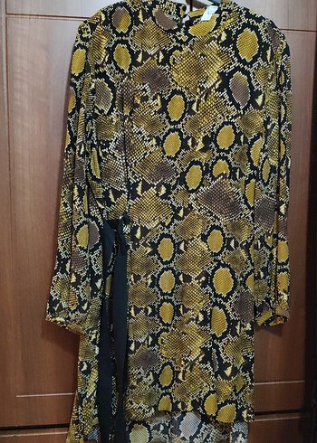 Zara Sarı Yılan Desenli Midi Elbise