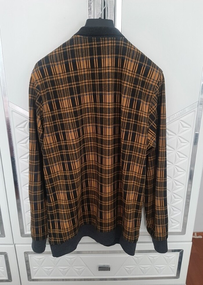 Çok giyinilmemiş temiz erkek bluz - Görsel 2