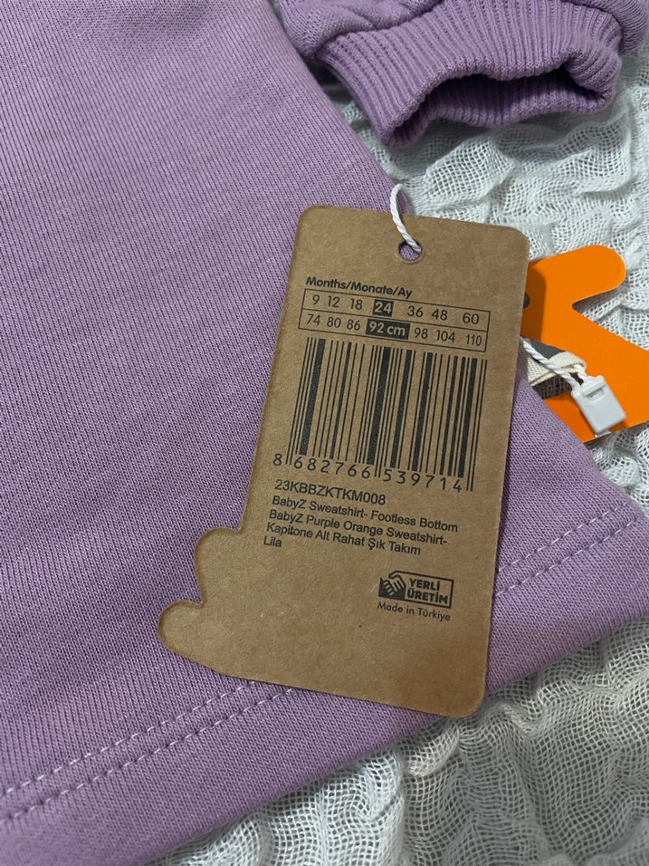 Mor Nakışlı Örgü Bebek Kız Takımı - Görsel 3