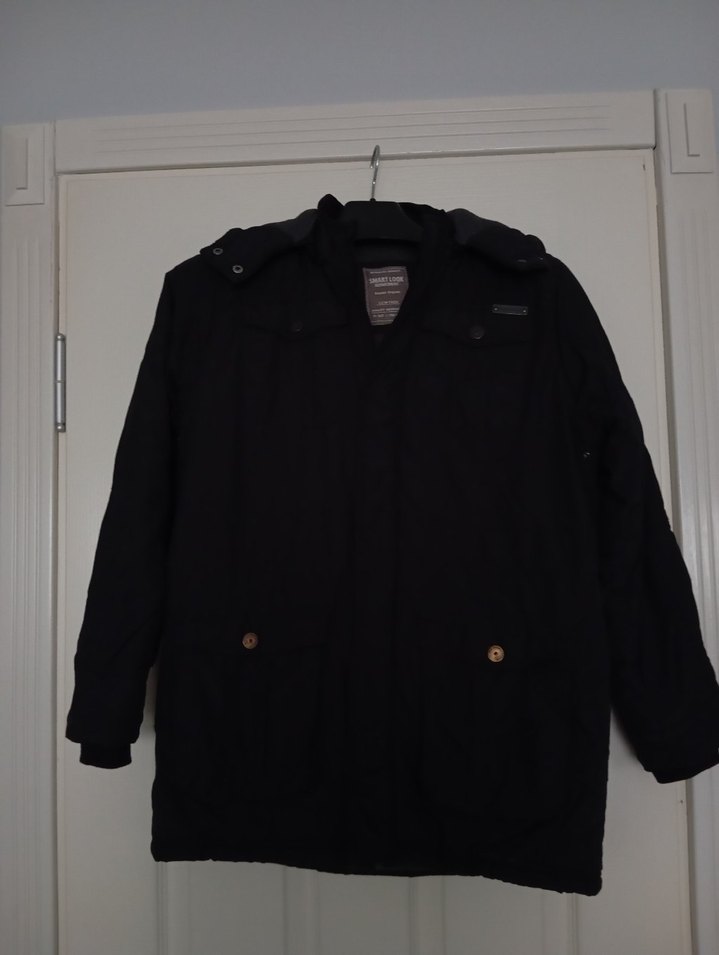 Erkek Çocuk Siyah Düğmeli Kaban - Görsel 2