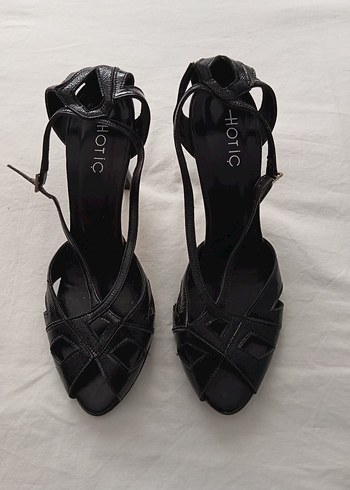 Kadın Siyah Gotik Topuklu Ayakkabı - Görsel 8