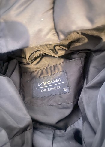 Siyah Kadın Kışlık Mont - Görsel 3