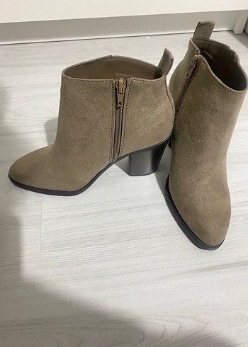 Bej Süet Kadın Topuklu Bot - Görsel 2