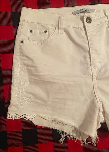 Beyaz Mini Düğmeli Kadın Kot Şort - Görsel 2